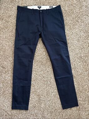Jcrew skinny dress pants. Size 33*32
Navy blue